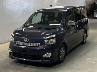 TOYOTA VOXY 2011