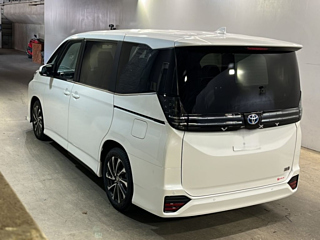 TOYOTA VOXY 2025