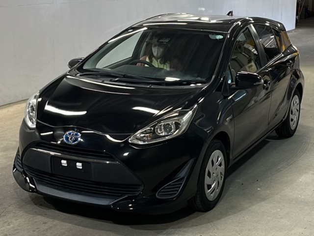 TOYOTA AQUA 2018