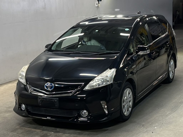 TOYOTA PRIUS ALPHA 2012