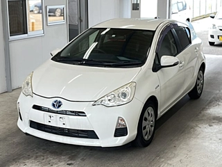 TOYOTA AQUA 2012