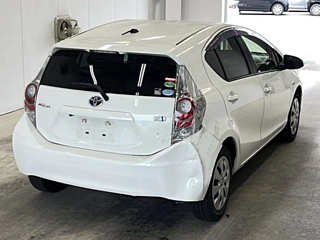 TOYOTA AQUA 2012