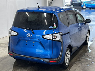 TOYOTA SIENTA 2016