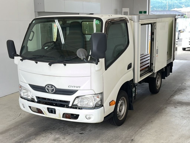 TOYOTA DYNA 2019