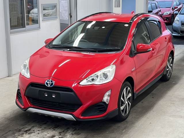 TOYOTA AQUA 2016