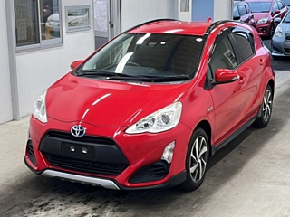 TOYOTA AQUA 2016