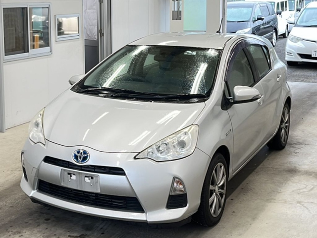 TOYOTA AQUA 2013