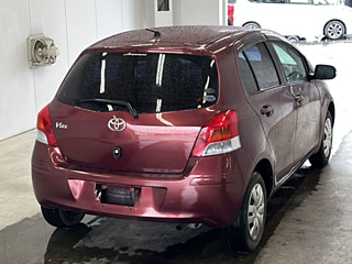 TOYOTA VITZ 2010