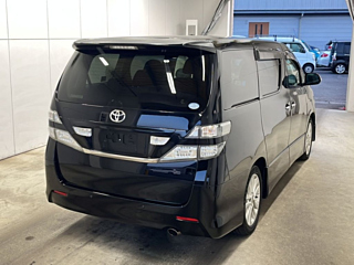 TOYOTA VELLFIRE 2010