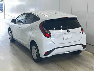 TOYOTA AQUA 2021