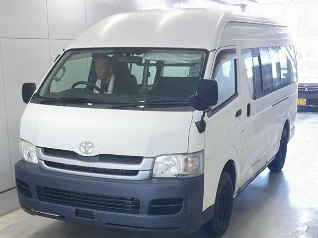 TOYOTA HIACE VAN 2010