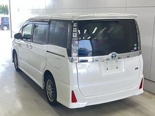 TOYOTA VOXY 2016
