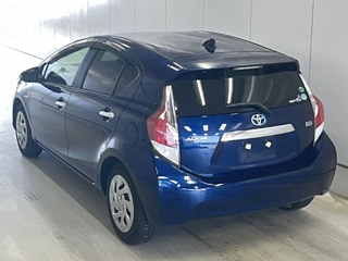 TOYOTA AQUA 2016