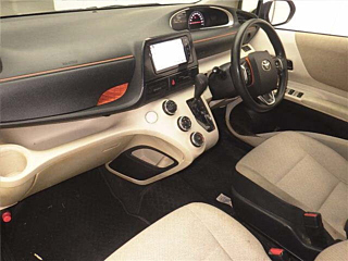 TOYOTA SIENTA 2016