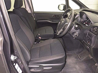 TOYOTA VOXY 2014