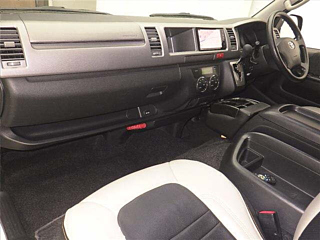 TOYOTA HIACE 2012