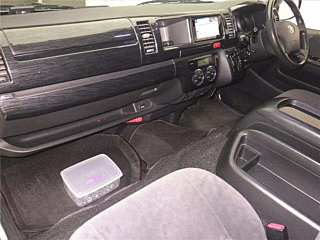 TOYOTA HIACE 2012