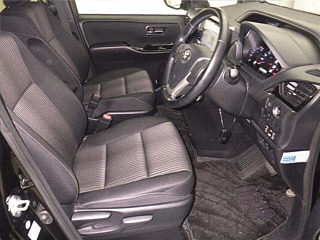 TOYOTA VOXY 2017