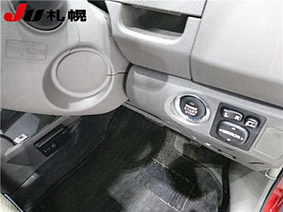 TOYOTA VITZ 2010