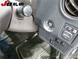 TOYOTA PORTE 2012