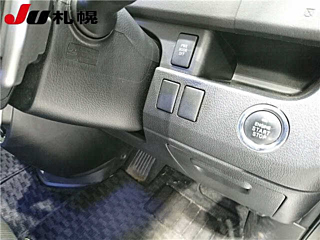 TOYOTA VOXY 2010