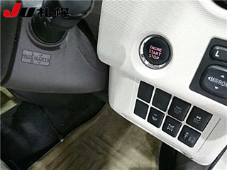 TOYOTA PORTE 2013