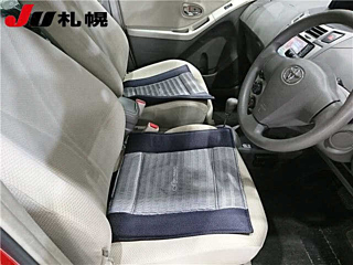 TOYOTA VITZ 2010