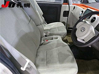 TOYOTA PORTE 2013
