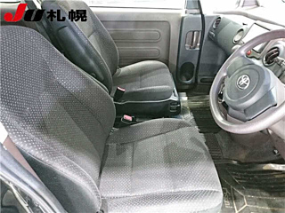 TOYOTA PORTE 2012