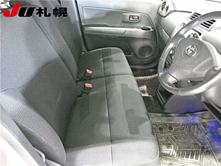 TOYOTA BB 2013