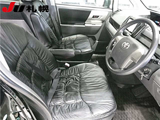 TOYOTA VOXY 2008