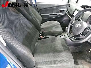 TOYOTA VITZ 2017