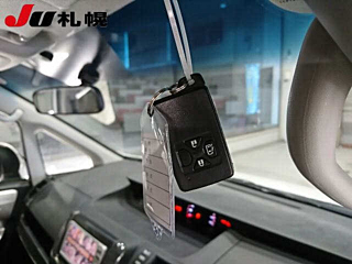 TOYOTA NOAH 2010