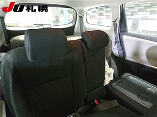 TOYOTA WISH 2010