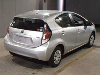 TOYOTA AQUA 2016