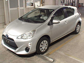 TOYOTA AQUA 2016