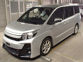 TOYOTA NOAH 2020