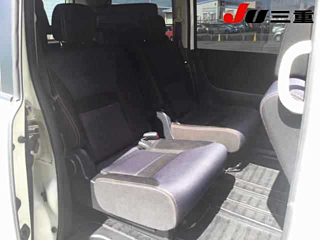 NISSAN SERENA 2009