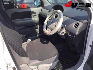 TOYOTA SIENTA 2010