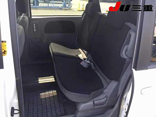 TOYOTA SIENTA 2010