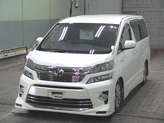TOYOTA VELLFIRE 2013