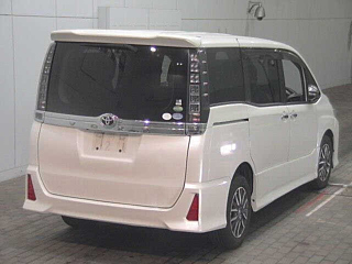 TOYOTA VOXY 2015