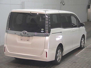 TOYOTA VOXY 2014
