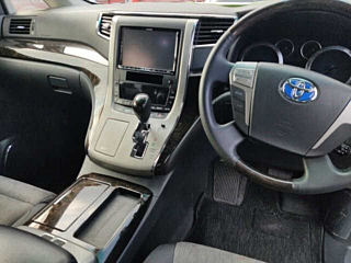 TOYOTA VELLFIRE 2013