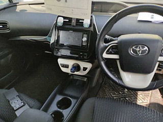 TOYOTA PRIUS 2018