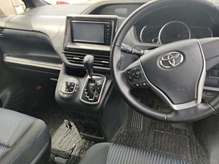 TOYOTA VOXY 2015