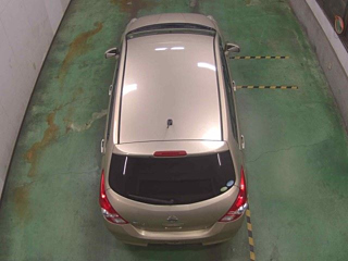NISSAN TIIDA 2010