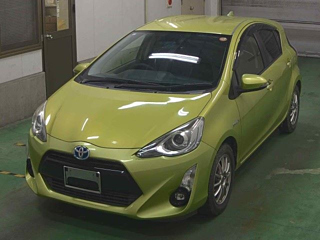 TOYOTA AQUA 2015