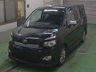 TOYOTA VOXY 2011