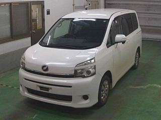 TOYOTA VOXY 2012